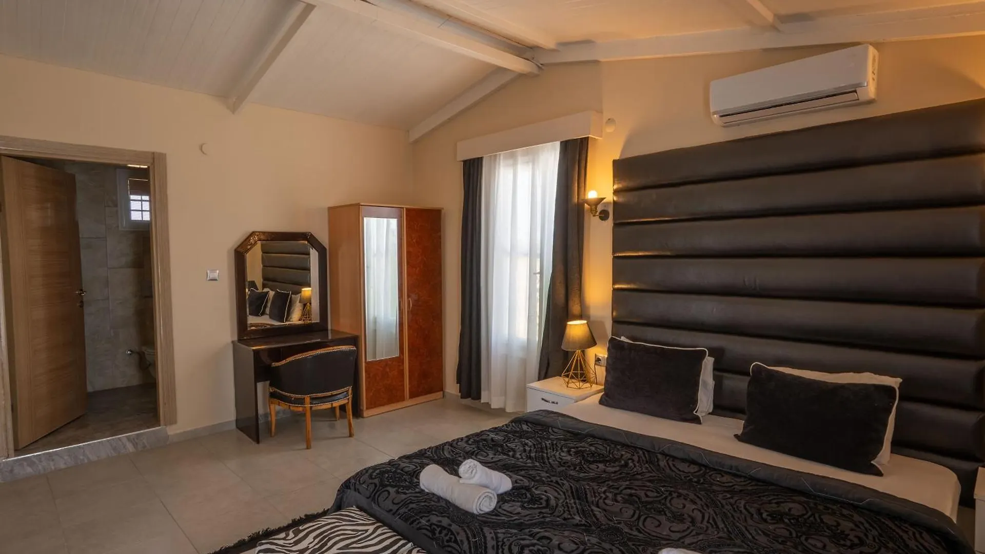 Simlarda Country Club Ayvalik Villa Turkey
